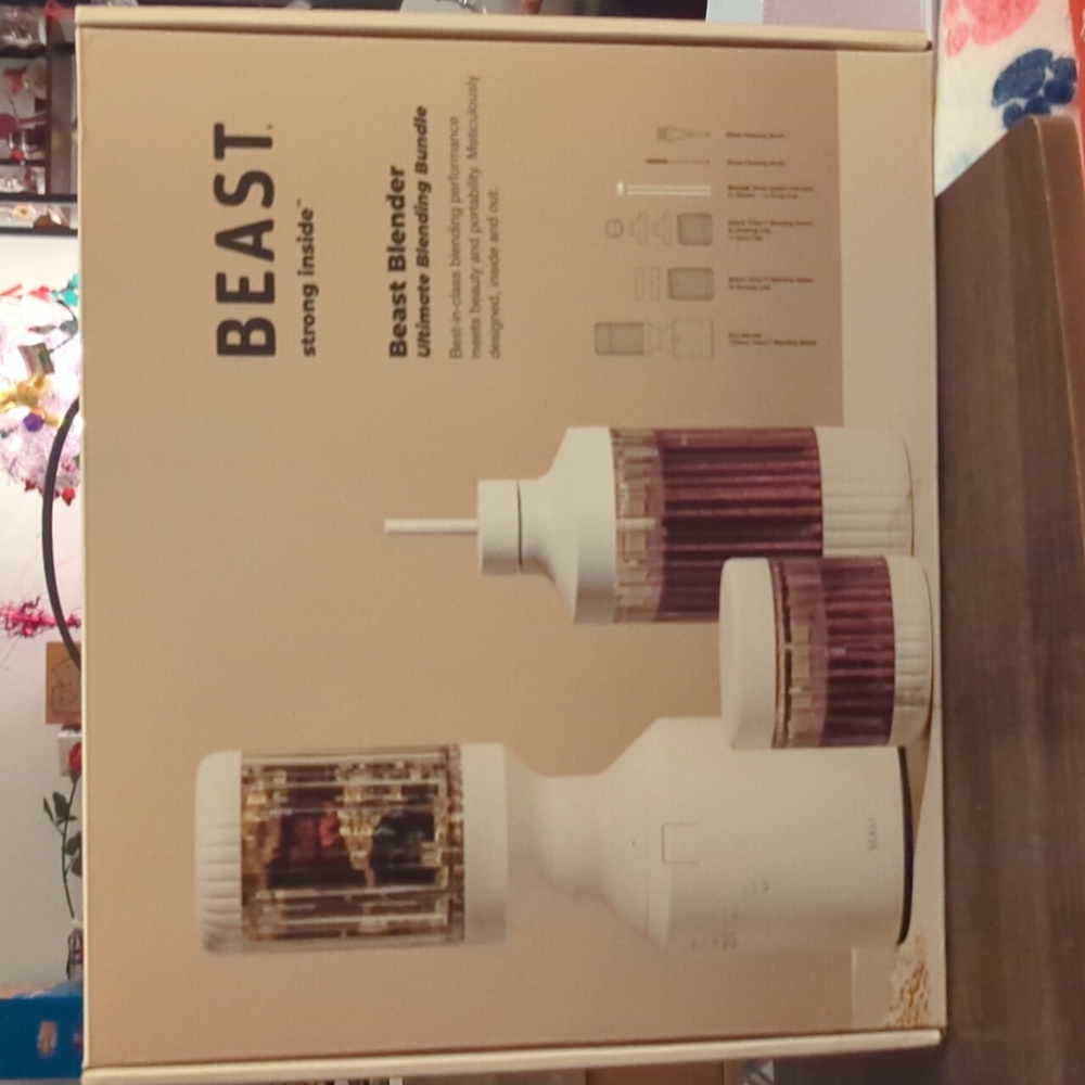 Beast Mini Blender 3 Vessel Set In White - Picture 12 of 16